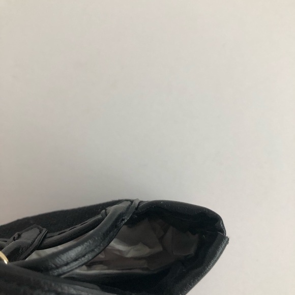 Authentic Victoria’s Secret Purse Keychain NWT - Picture 6 of 6